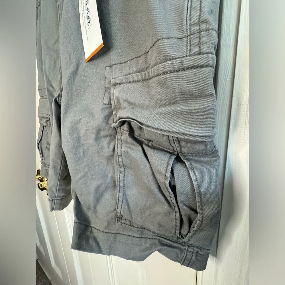 Old Navy NWT Men's Lived-In Straight Cargo Shorts in Gray Built-In Flex Size 28
